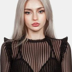 MET1 Women Mourning Ruffle Top