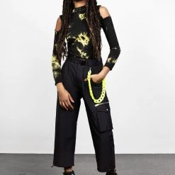 MET1 Clothing Reckless Crop Cargo Pants
