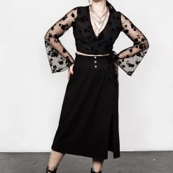 MET1 STEVIE FLOCKED WRAP CROP TOP