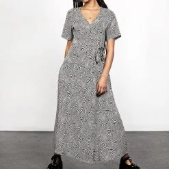 MET1 SUMMERS PRINTED WRAP DRESS