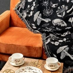 RUG1 EARTH MAGIC WOVEN BLANKET